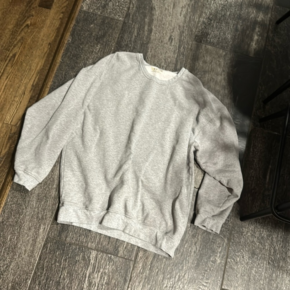 Skatie gray crewneck